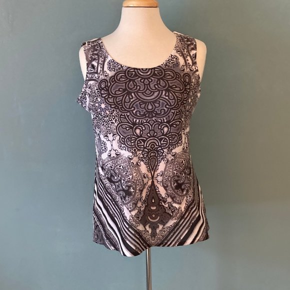 World Unity tank & handkerchief cover top - Picture 12 of 13